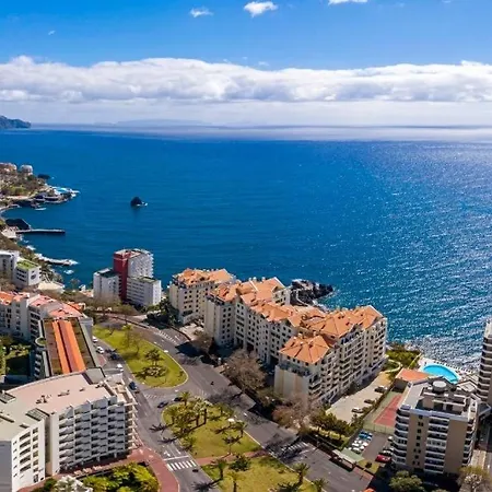 Luxury Nogueira With Private Pool By Hr Madeira * Funchal (Madeira)